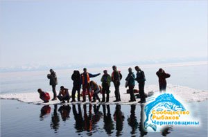 В Черниговской области с дрейфующей льдины спасено 7 рыбаков 